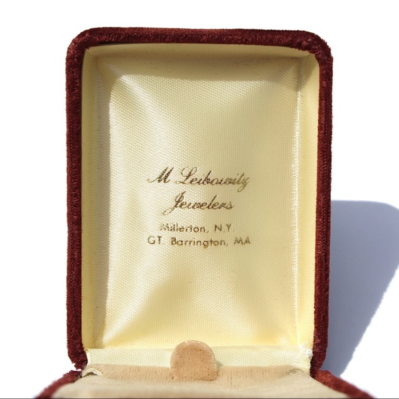 Vintage Red Velvet Jewelry Presentation Box Case - Picture 3 of 5